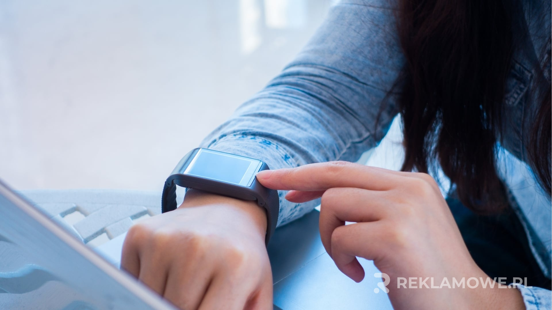 Najlepsze praktyki w projektowaniu smartwatchów reklamowych