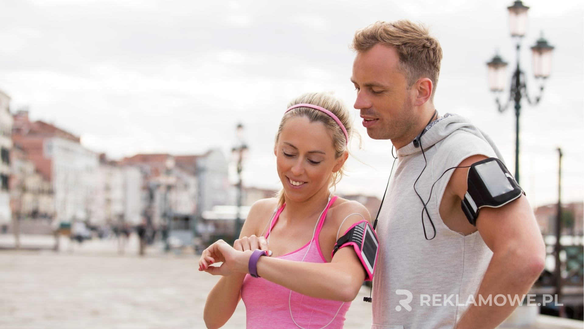 Zaawansowany smartwatch z nowymi funkcjami