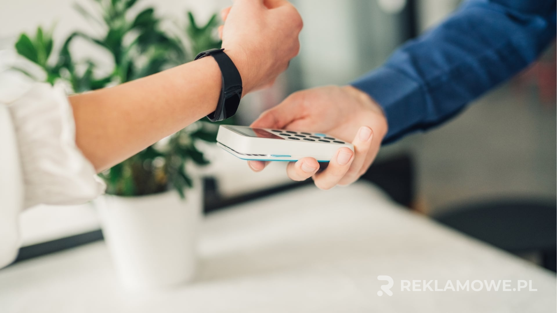 Zaawansowany smartwatch na ręce