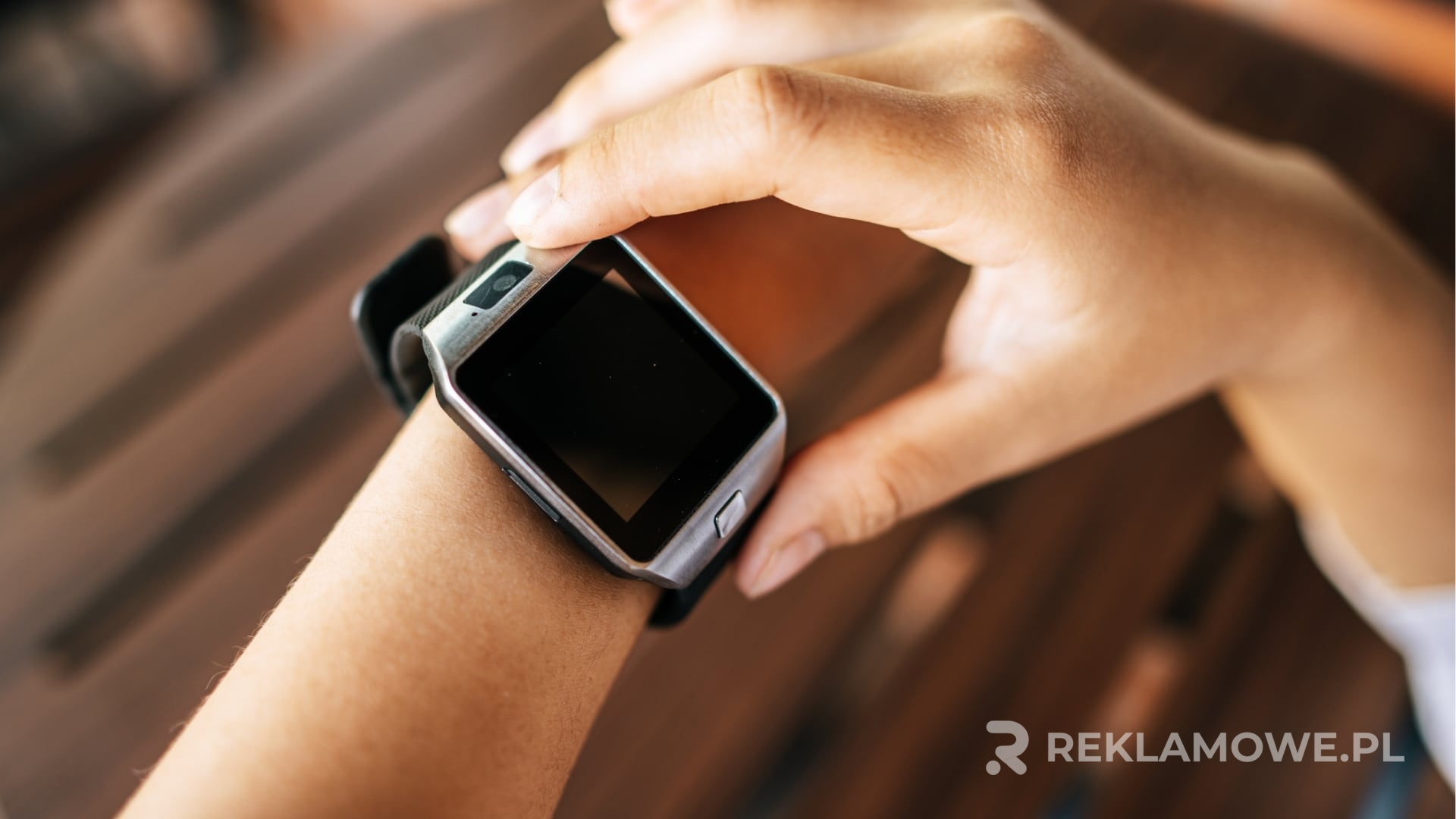 Smartwatch reklamowy z logo firmy